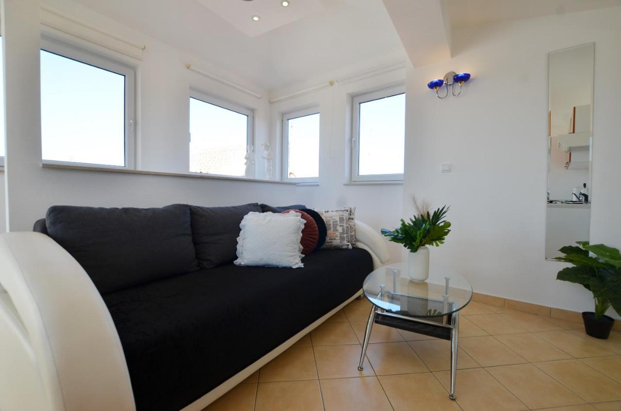 רוביני Peter Apartment מראה חיצוני תמונה