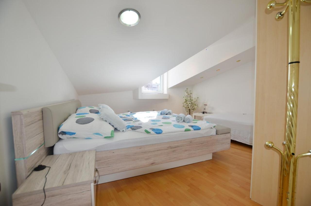 רוביני Peter Apartment מראה חיצוני תמונה